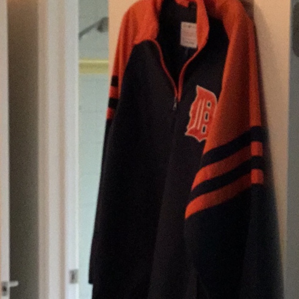 Pull over wind breaker
